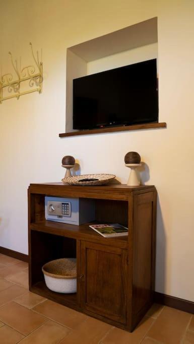 La Capparuccia Apartment Чивитанова Марке Екстериор снимка